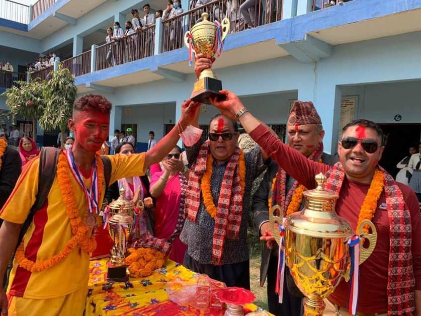 प्रथम राष्ट्रपति कप रनिङ शिल्ड विजेता लिलारामको विजय र्याली सहित नगर परिक्रमा