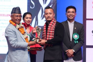 युवा उद्यमी गुरुङ नेशनल सोसल वेयलफेयर अवार्डबाट सम्मानित