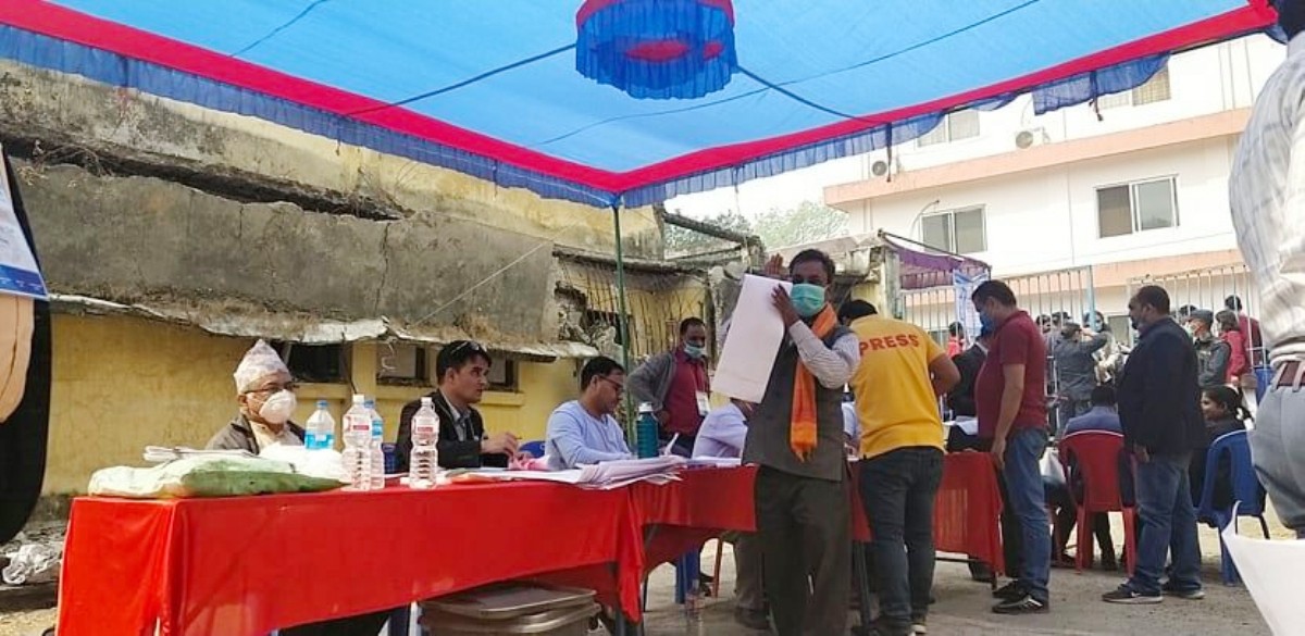 मतदान सकियो, ३ सय २ जनाले हाले मत