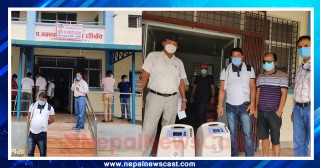 पूर्व मन्त्री भुसालले दिए अक्सिजन कन्सन्ट्रेटर