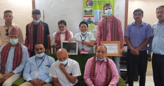 आम्दा अस्पताललाइ प्यासन मोनिटर हस्तान्तरण