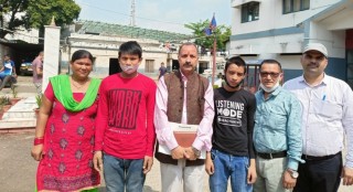 प्रवासी नेपाली मित्र मञ्च भारत र मानव कल्याण मित्र मञ्चद्वारा किशाेरकाे उद्धार