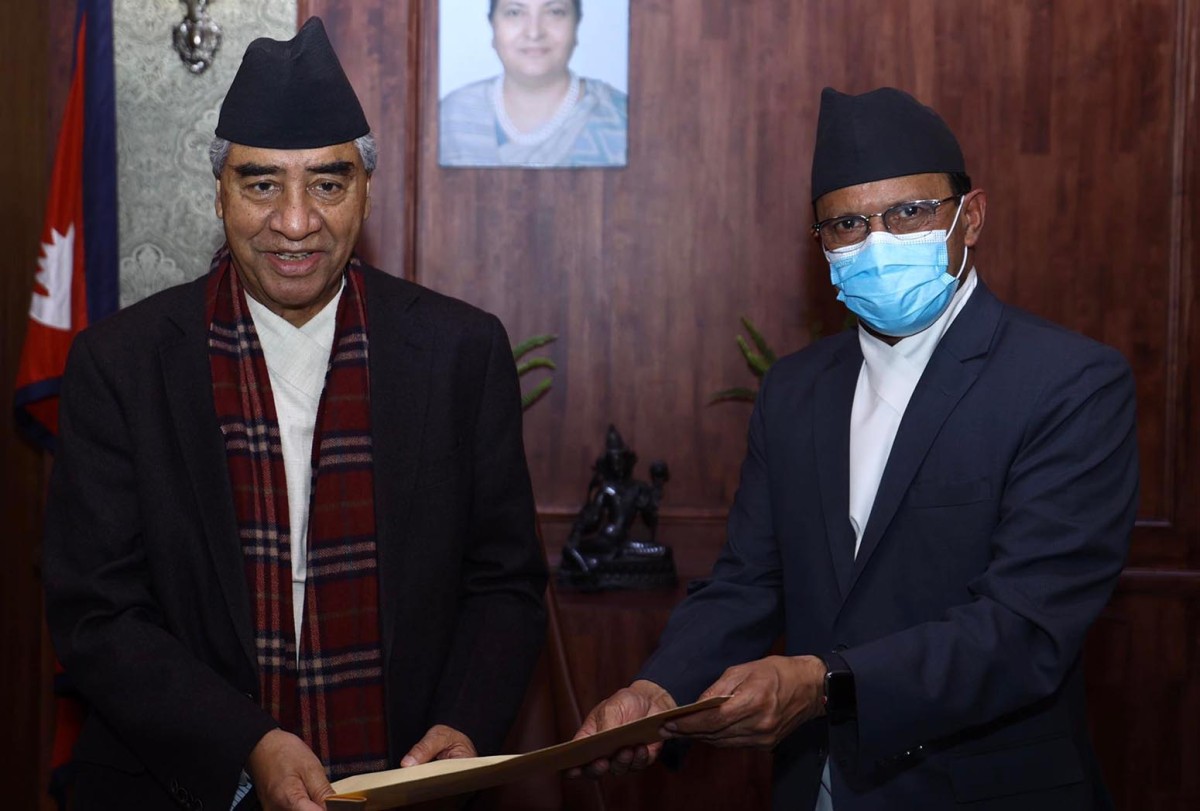 रक्षामन्त्री मीनेन्द्र रिजालले  राजीनामा दिए