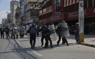 बानेश्वर चोकमा प्रहरीले चलायो ६ राउण्ड गोली