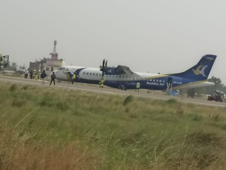 बुद्ध एयरको जहाजको टायर पड्कियो