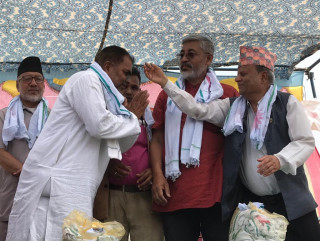 राप्रपा अध्यक्ष खान एमालेमा