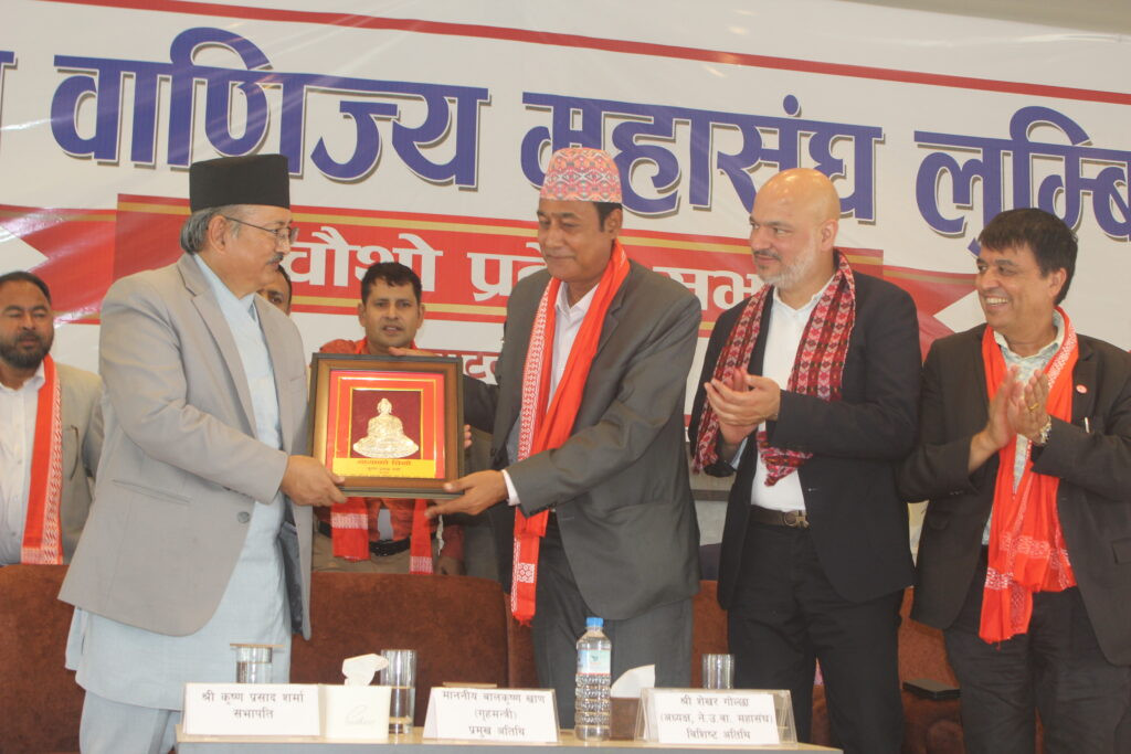 सबै मिलेर संकटको सामना गरौंः गृहमन्त्री खाँण