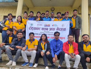 रोट्रयाक्ट भैरहवाद्वारा ईप्रका ठाडामा पुस्तकालय स्थापना