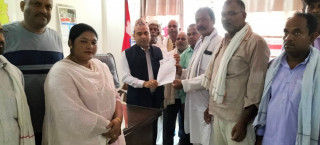 १३ बुँदे माग राख्दै लोसपा रुपन्देहीले प्रधानमन्त्रीलाई ज्ञापनपत्र बुझायो