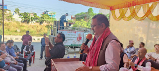 केही राजनीतिक दलहरू संविधान च्याथ्ने प्रपञ्चमा लागेका छन्ः गृहमन्त्री खाण