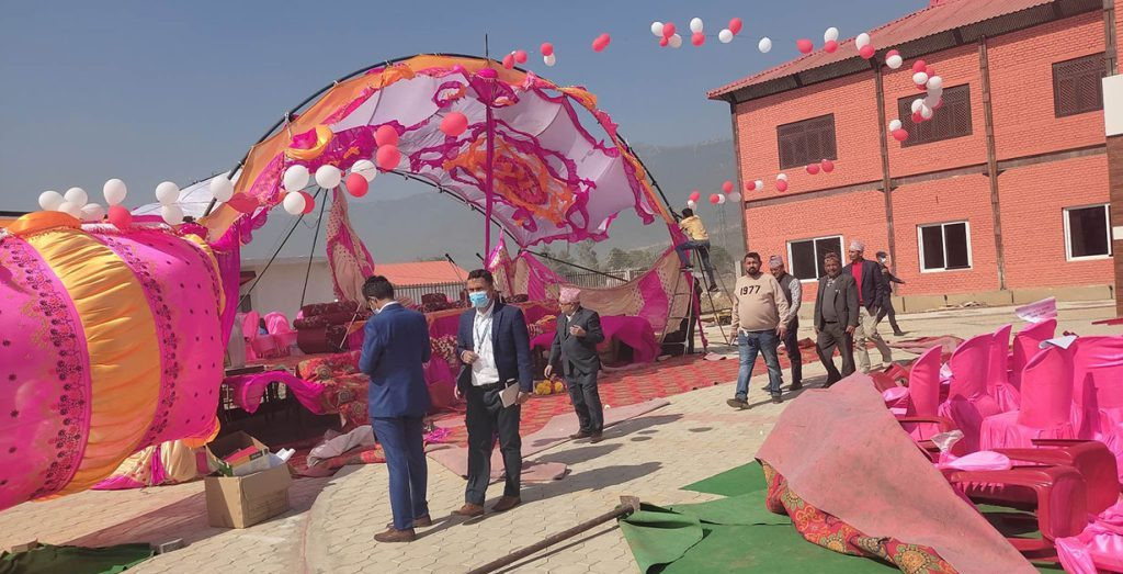 हावाहुरीले मञ्च भत्काएपछि लुम्बिनीका मन्त्रीको शपथ अवरुद्ध