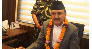 समस्याग्रस्त अवस्थाको अर्थतन्त्रलाई सुधार गरेरै छाड्छु : नवनियुक्त अर्थमन्त्री महत