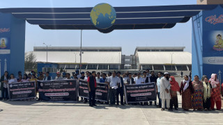 गौतमबुद्ध अन्तराष्ट्र्रिय बिमानस्थल नियमित संचालनको माग गर्दै उधोगी ब्यावसायिहरु द्धारा धर्ना