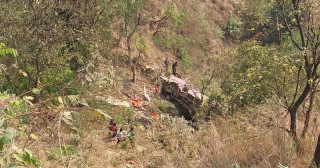पाल्पाको जोरधारामा बस दुर्घटना : १ जनाको मृत्यु, उद्धार जारी