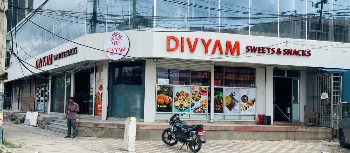 भैरहवामा दुई करोडको लगानीमा दिव्यम स्वीटस एण्ड स्न्याक्स सन्चालनमा