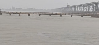 सप्तकोशीको पानीको बहाव उच्च भएपछि सबै ढोका खोलियो