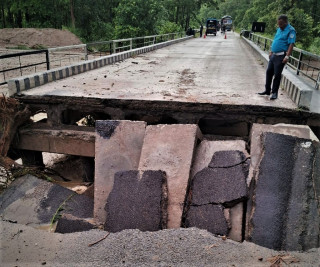 महोत्तरीमा पूर्वपश्चिम राजमार्गमा क्षति, डाइभर्सन गरियो